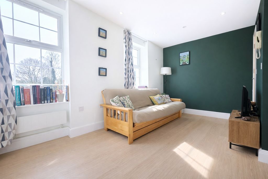 38 Station Road Loudwater